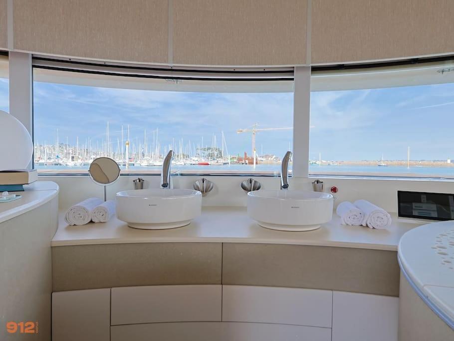 Anthenea Suite Hoteliere Flottante Perros-Guirec Kültér fotó