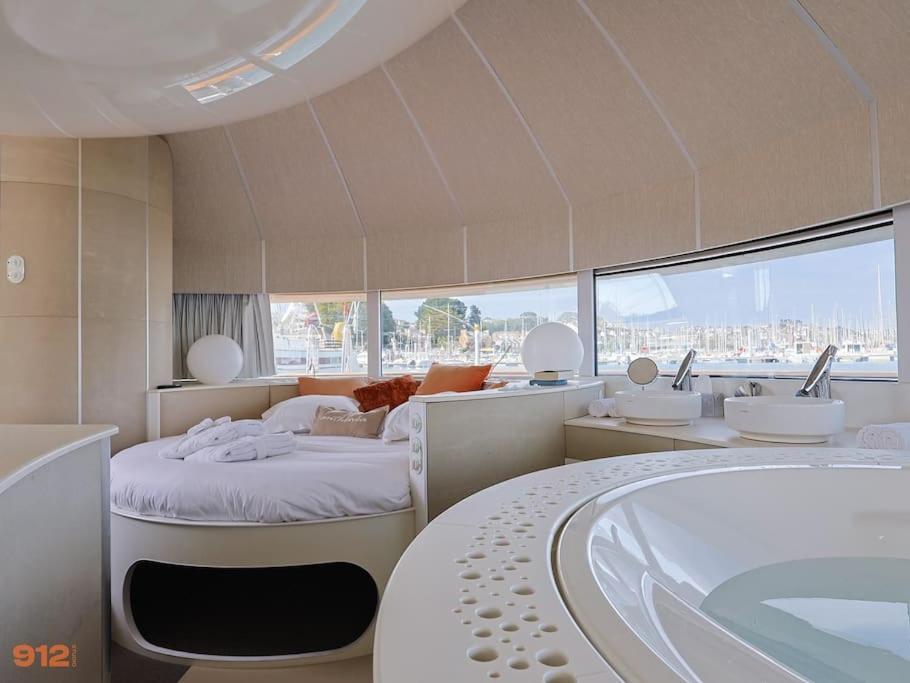 Anthenea Suite Hoteliere Flottante Perros-Guirec Kültér fotó